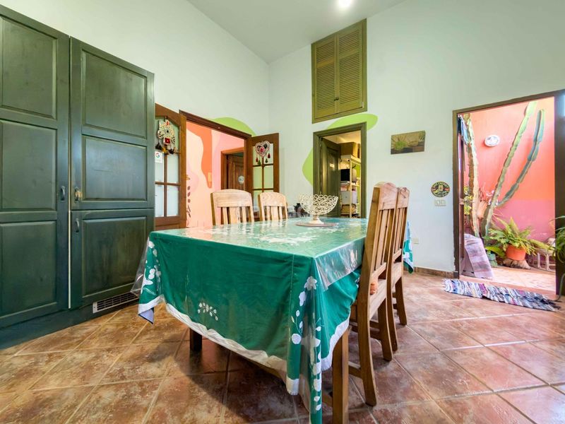 Foto f0693541-8899-466e-bdff-8678e2bd3480. Casa aparellada a Araya Candelaria