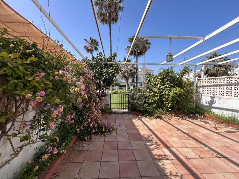 Foto 0688b526-3567-492c-8a97-2f6fe212039e. Maison jumelée dans marina urbanization Casares 245 dans Casares
