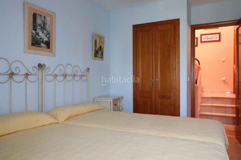 Foto f1346ac3-c7f6-4965-99c8-9aea75ce5e71. Maison jumelée dans marina urbanization Casares 245 dans Casares