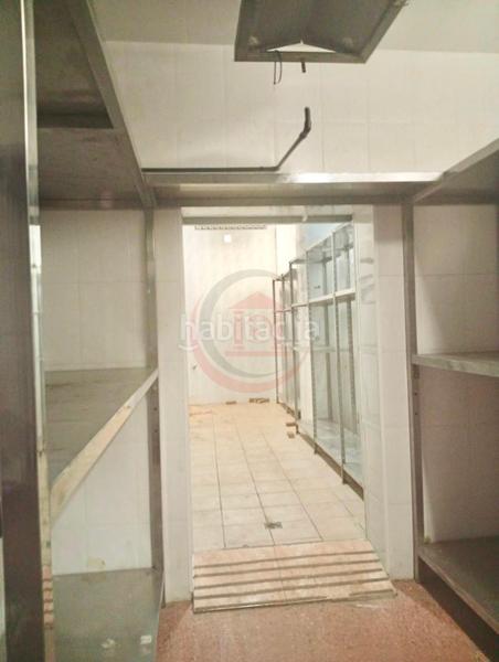 Foto 4261a38f-1569-4236-96fb-6c200d1c7647. Lloguer local comercial a Porta Barcelona