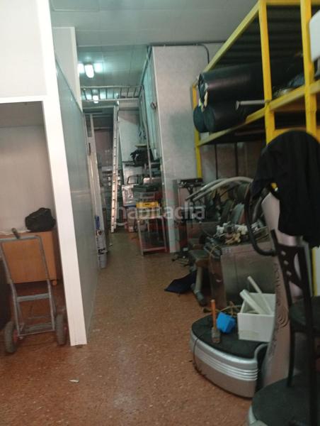 Foto 43b2e84f-1658-4092-b80f-0b299bcca6ed. Lloguer local comercial a Porta Barcelona