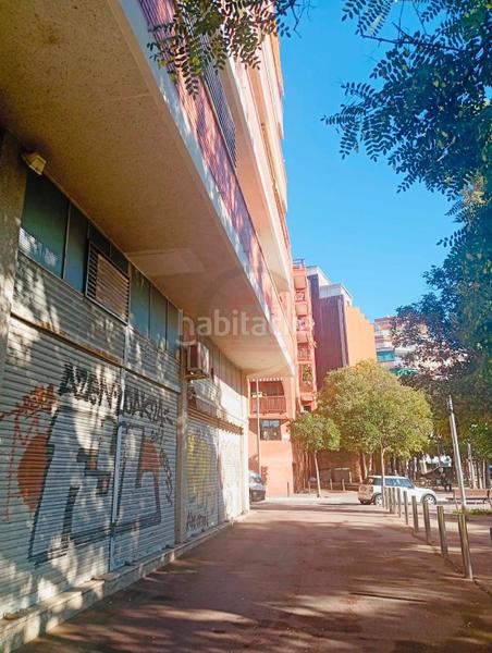 Foto 4f1950d0-4b80-43b9-9e9d-d6bfea3d4b11. Lloguer local comercial a Porta Barcelona