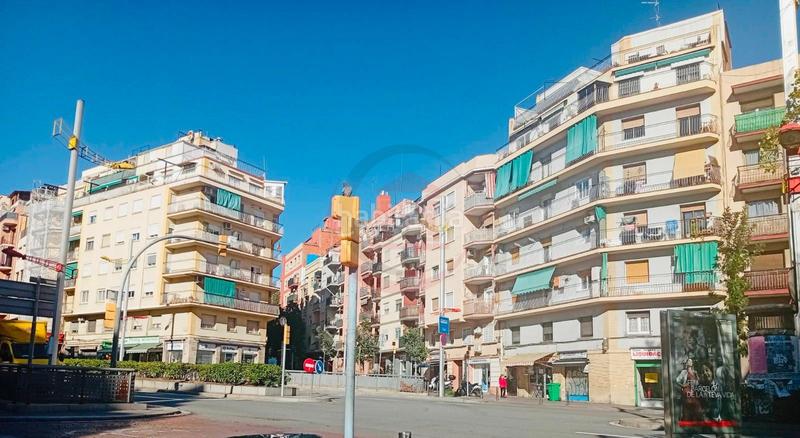 Foto d995a3fc-b64d-42a8-8132-7418d4b50b44. Lloguer local comercial a Porta Barcelona