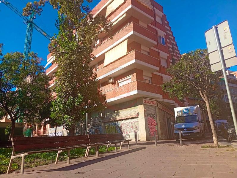 Foto c7fc376a-0504-4b8b-bf65-8dc2967f0fd1. Rent business premise in Porta Barcelona