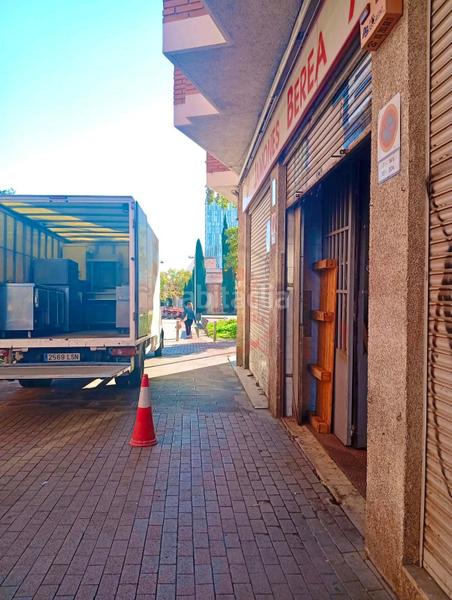 Foto f8385a14-ae61-42ea-8f66-539e5a2e2aab. Rent business premise in Porta Barcelona