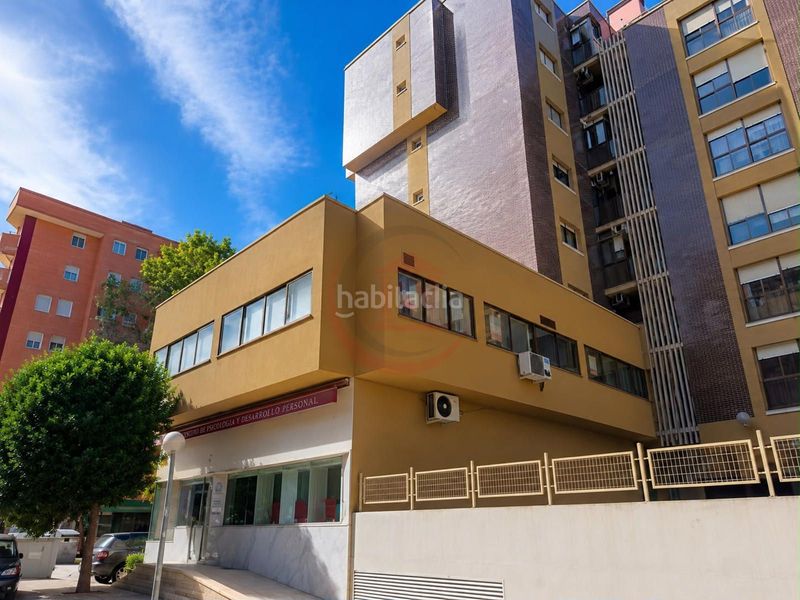 Foto b7ff3f28-059c-444e-ab3b-6ac30f7a3124. Edifici a El Poble Sec - Parc de Montjuïc Barcelona