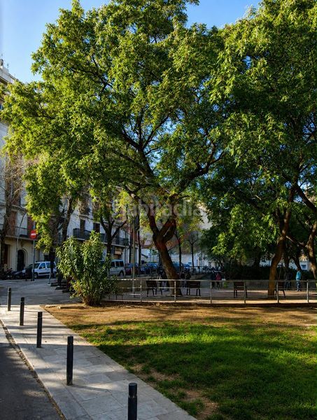 Foto f0eb3580-b248-4884-8784-79bbede128bb. Edifici a El Poble Sec - Parc de Montjuïc Barcelona