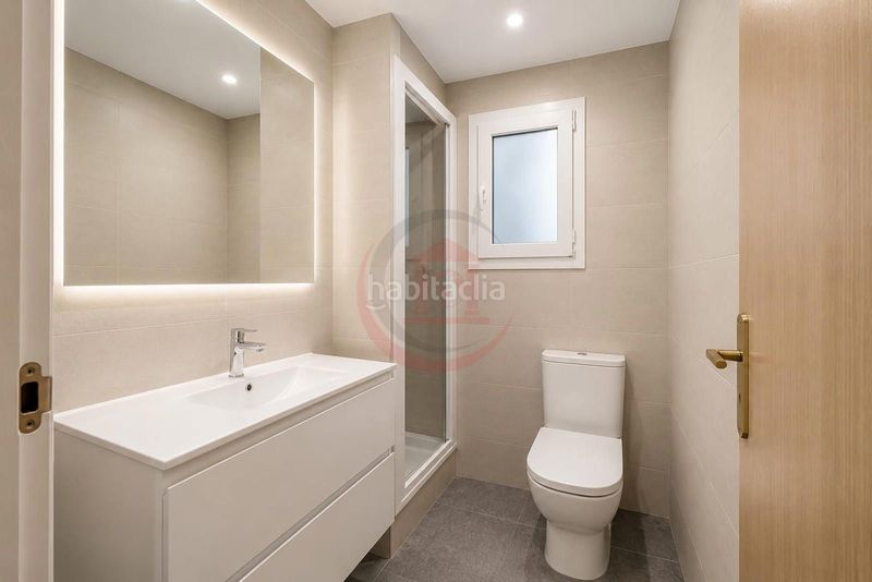 Foto a742c554-0de9-43d7-87a5-b93c298c6b81. Flat with heating parking in Putget - Farró Barcelona