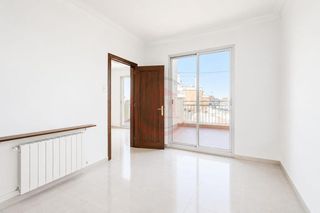 Àtic  Córcega. Piso exterior muy luminoso junto a  av. gaudí la sagrada familia