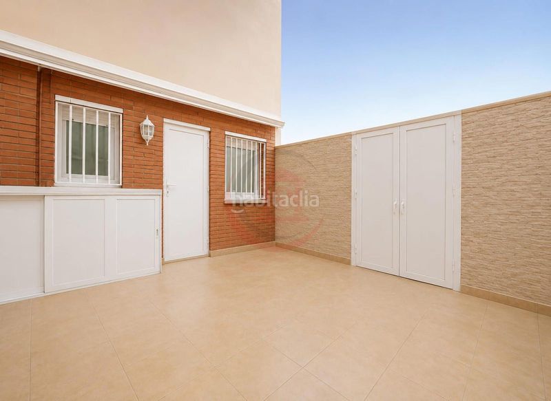 Foto f620a1c4-18db-4d59-9273-09347e779ce3. Casa adossada amb aparcament a Torre-roja-Campreciós Viladecans