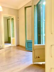 Appartement  Aragon. Espectacular piso exterior con tres balcones en calle aragón