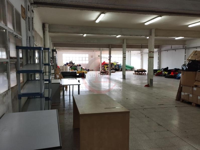 Foto 37ade9af-ba5b-4756-8804-013a2b09f7d2. Bâtiment à usage industriel avec chauffage dans Bon Pastor Barcelona