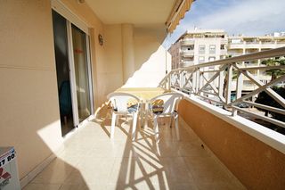 Etagenwohnung  Calle capit�n garc�a gea. Vivienda soleada junto a la playa del cura!!