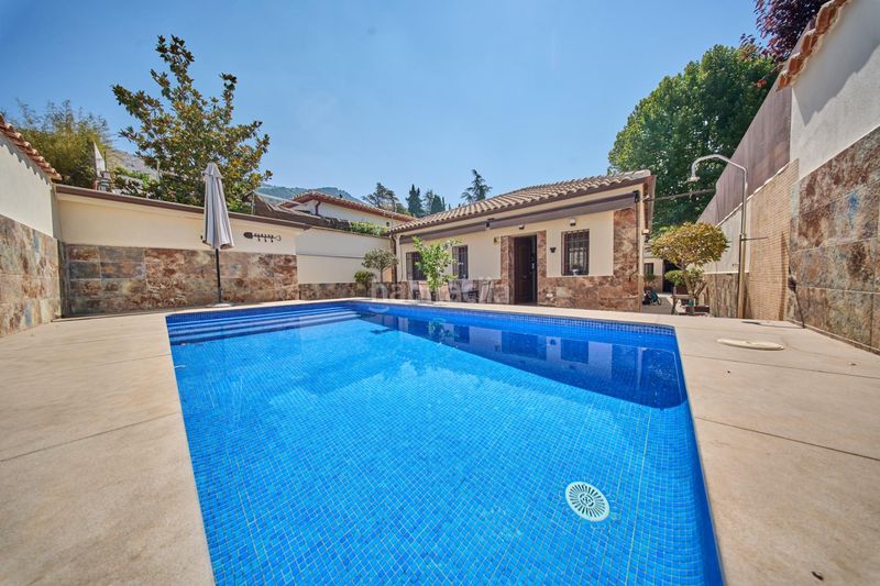 Foto 75497a5c-8f44-4382-9812-8c474ba5b89f. Casa amb calefacció piscina a Alfacar