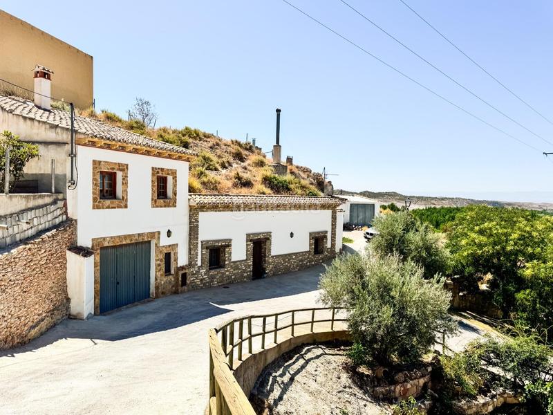 Foto 6d6016f9-bae0-4988-8263-2eb2bc355457. Masía en calle olivos 15 tu refugio perfecto en granada! casacueva encantadora en los olivos, en Castilléjar