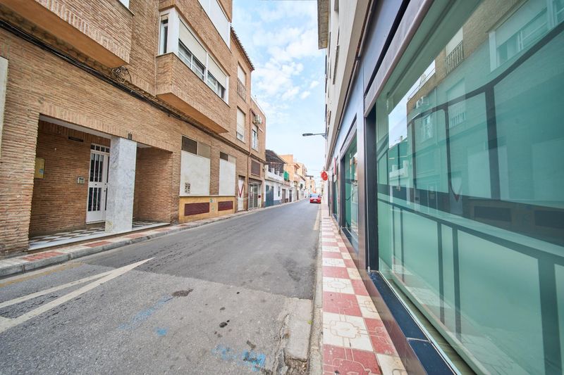 Foto b857f57f-e6a8-48a8-935f-b304ac8703e3. Pis a calle valencia 21 a Poniente Armilla