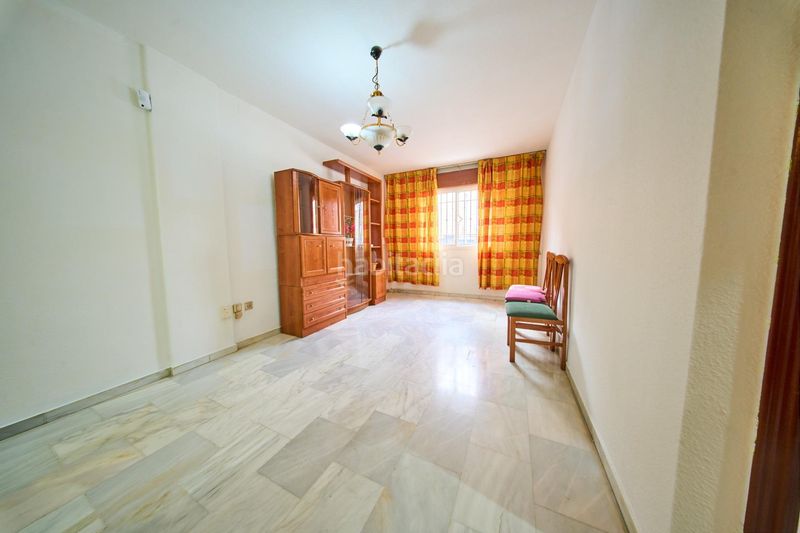 Foto d0f32f7a-9393-4a8b-870f-1d24e44990ad. Pis a calle valencia 21 a Poniente Armilla
