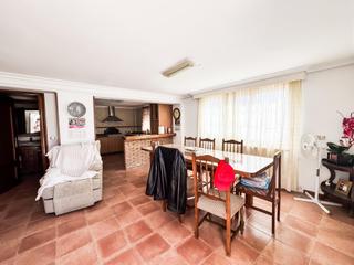 Masia a Calle los carriones 2. Descubre el encanto de vivir en una casacueva en los carriones,