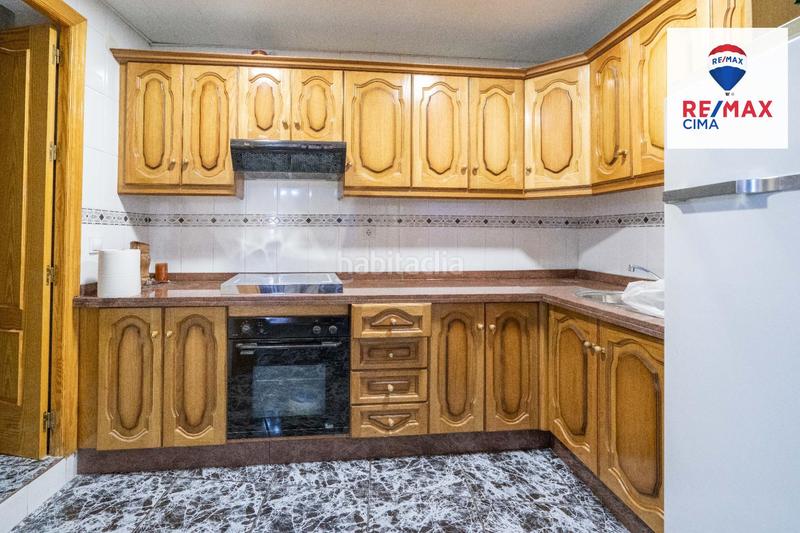 Foto 1f35cc40-2f32-41bc-946a-53602c3c164d. Casa adossada a Zújar