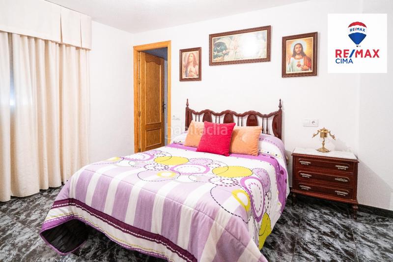 Foto d514e17b-2b3d-484c-b0ec-b92d8fc3cc37. Casa adossada a Zújar