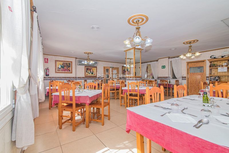 Foto 5f4e39a5-74e8-4bdf-b5bc-db60065d860d. Edificio en calle san antonio (bañ) 10 oportunidad única! venta de hostal rural en Cortes y Graena