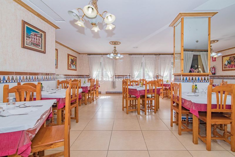 Foto 916d38d8-3d30-417a-a98f-6a77942f2ebc. Edificio en calle san antonio (bañ) 10 oportunidad única! venta de hostal rural en Cortes y Graena