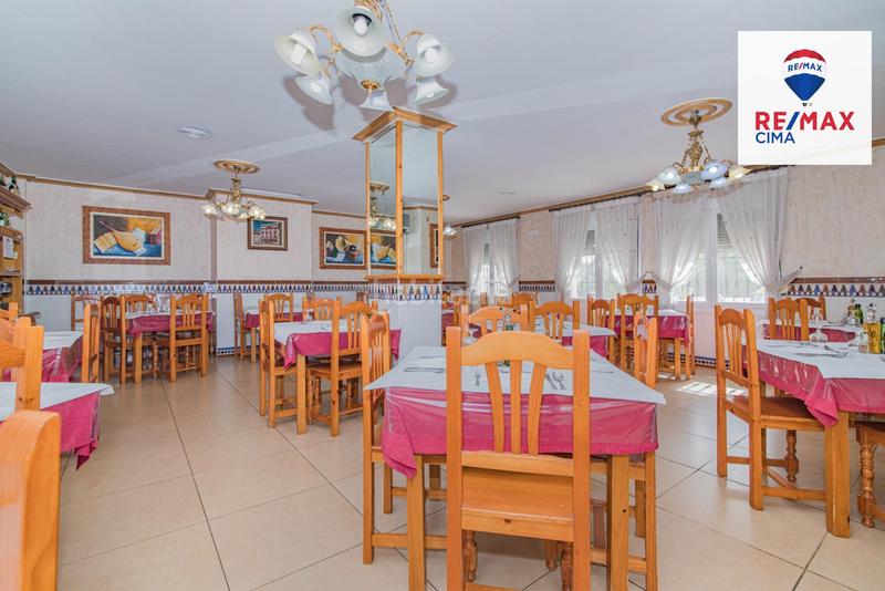 Foto 0acfb5a3-33d9-4e76-93bf-407636f5e510. Edificio en calle san antonio (bañ) 10 oportunidad única! venta de hostal rural en la cara norte de sierra nevada en Cortes y Graena