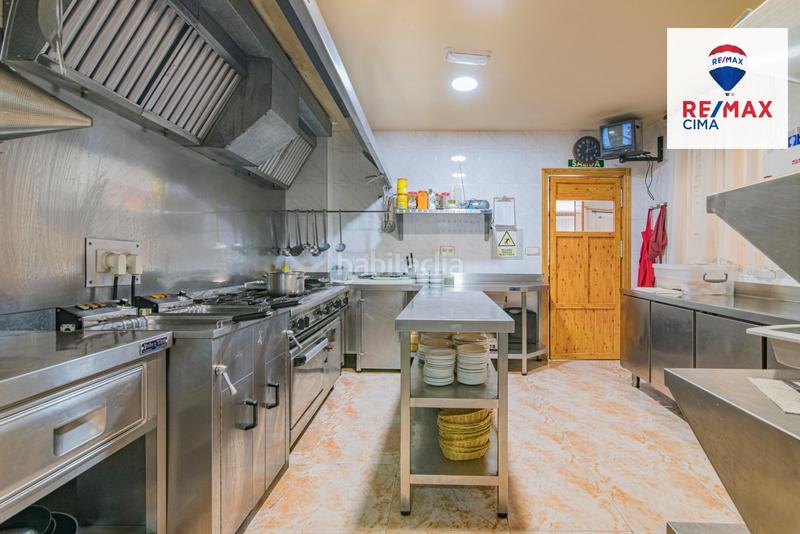 Foto 49c597fa-24cc-425b-8444-e534138c3a53. Edificio en calle san antonio (bañ) 10 oportunidad única! venta de hostal rural en la cara norte de sierra nevada en Cortes y Graena