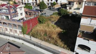 Terreny residencial a Parroco medina barea 28. Parcela urbana de 370 m a la venta