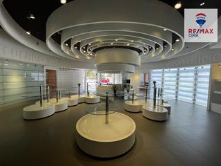 Affitto Locale commerciale in Calle tierno galvan 2. Local comercial de diseño exclusivo en loja