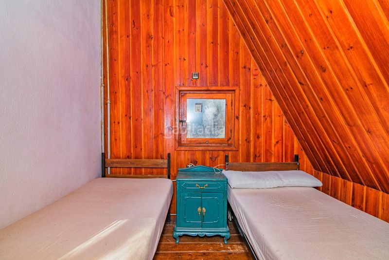Foto a3ab5950-aaa5-4d7e-a40e-3ad0e11e356e. Casa  en sierra nevada con gran capacidad y potencial de rentabilidad en Güéjar Sierra
