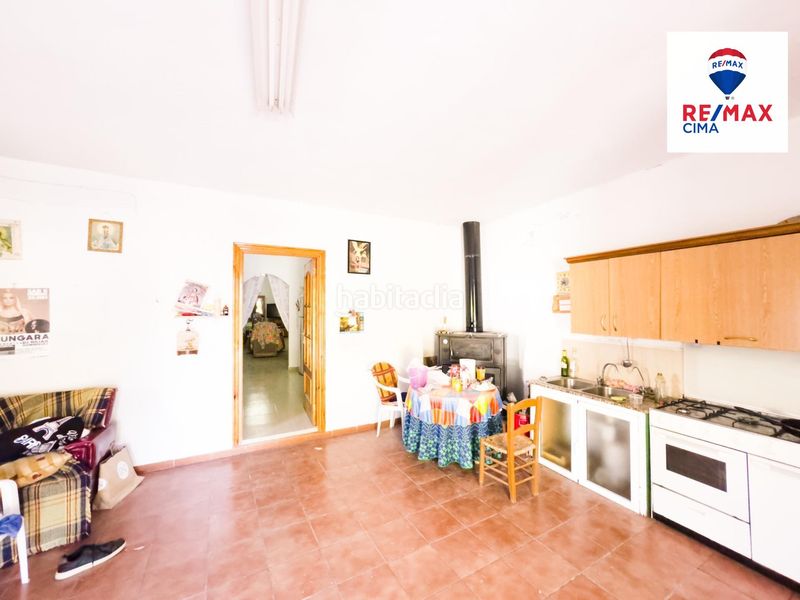 Foto 4e77b43d-9d4a-445b-8e61-8f820644859c. Masia amb aparcament a Benamaurel