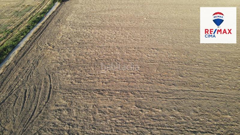 Foto 4b2cc191-9cf3-4ecb-8cbb-e4e7e4d941e6. Finca rústica a extrarradio 178 a Polideportivo Alhendín