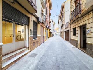 Local commercial à Huéscar. Se vende local comercial en el centro de huéscar granada
