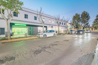 Local commercial à Calle glorieta derecha 6. Local comercial en rentabilidad