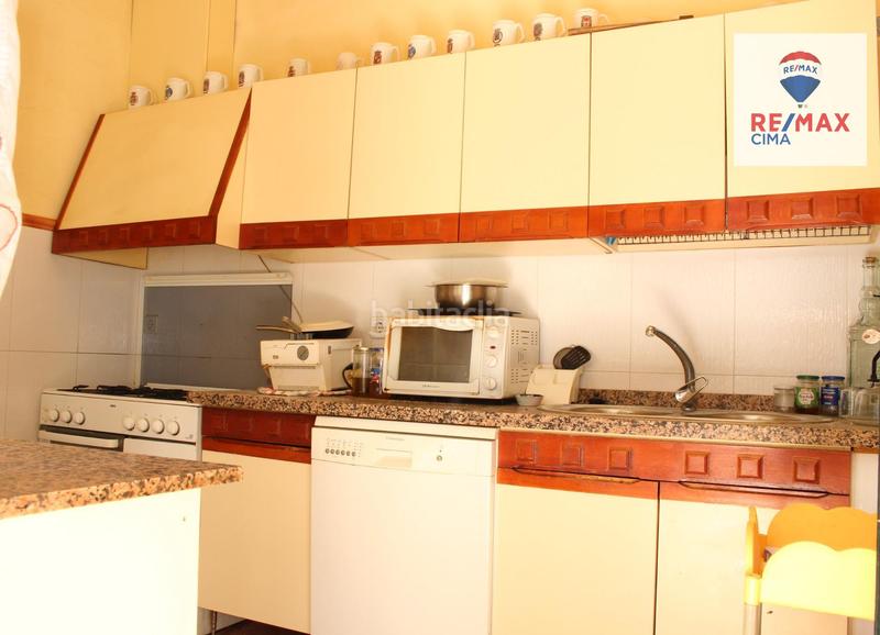 Foto cf6fb71c-8c8e-4711-89f8-f4451fd45185. Casa pareada casachalet pareado en Atarfe