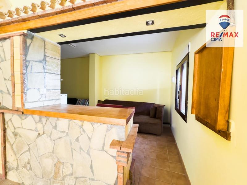 Foto bcc136ec-3679-4319-88f7-ec8bb518f231. Casa adossada amb calefacció aparcament a Zújar