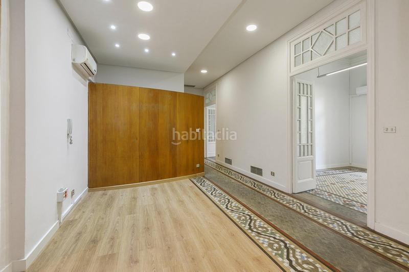 Foto d1c07240-236d-41d6-bc46-7fa16baf50d0. Piso en gran via de colon 29 piso 297 m2 en gran via en Granada