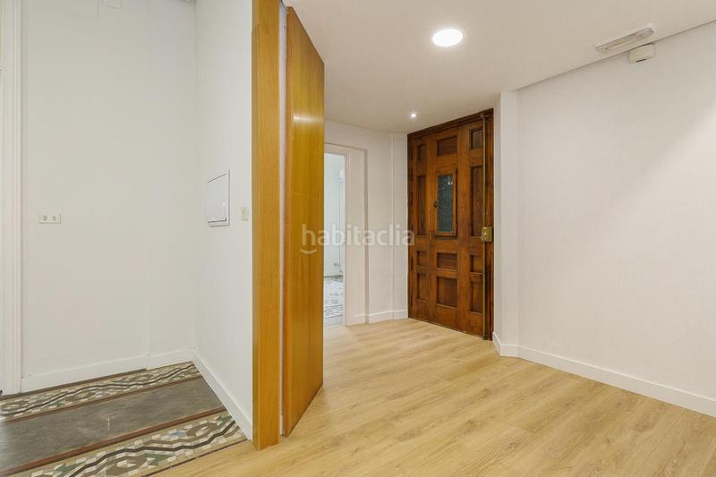 Foto f5c5b852-8f0c-47b5-a904-6b45a70e3793. Piso en gran via de colon 29 piso 297 m2 en gran via en Granada