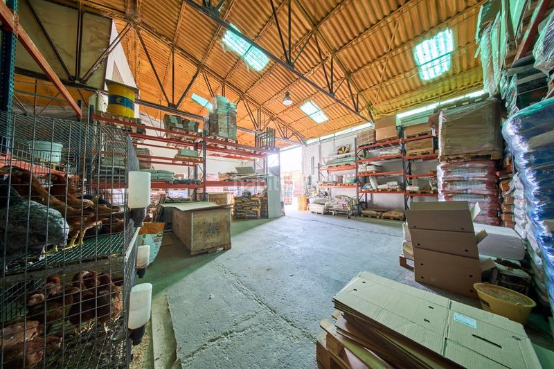 Foto 2187606f-ef05-4b2d-8ff3-d565125d41e5. Nau industrial a Atarfe