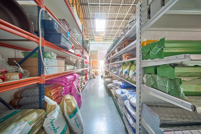 Foto 0aa9a9c9-8ba2-4a3f-bf57-d26b7c0232d1. Fabrikhalle in Atarfe