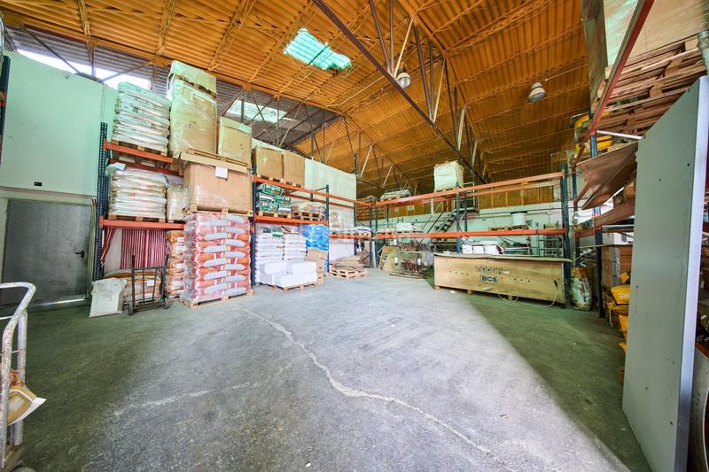 Foto 45a0a29a-a5fb-4fef-94b9-111e1b29fb31. Fabrikhalle in Atarfe