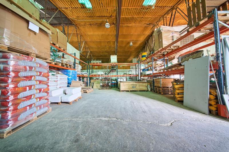 Foto 8335d775-43c9-4a8b-97a7-85b5c3651553. Fabrikhalle in Atarfe