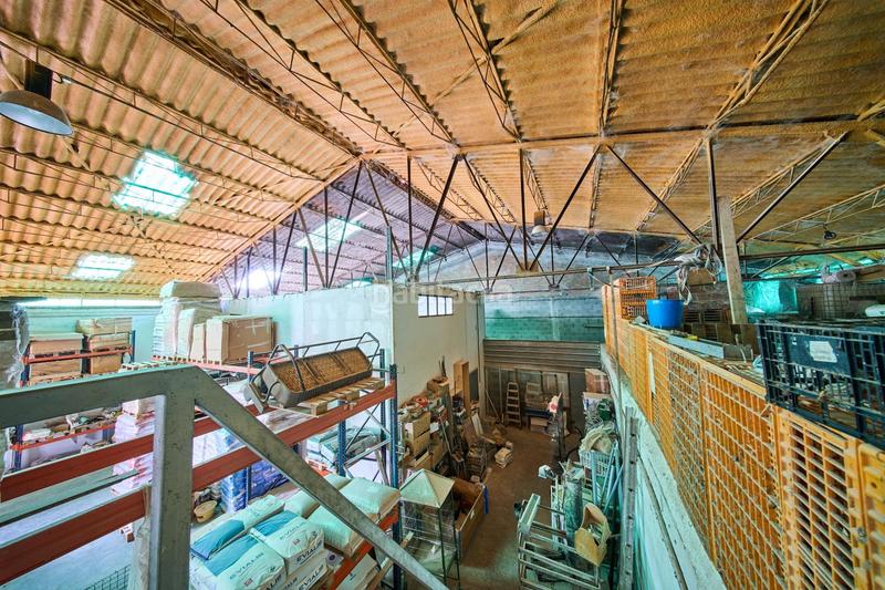 Foto d8364c49-2030-4028-a2e4-16c9d6e0d4f4. Fabrikhalle in Atarfe