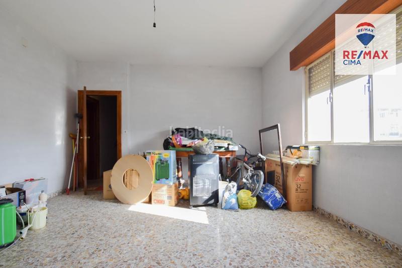 Foto 024fdc39-03d6-45ea-96dd-4a4d2ff95377. Chalet en calle lavadero 12 gran casa con terreno en Cúllar Vega