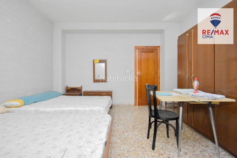 Foto 0de309aa-6d1e-4825-9f6c-82ad0141da4f. Chalet en calle lavadero 12 gran casa con terreno en Cúllar Vega