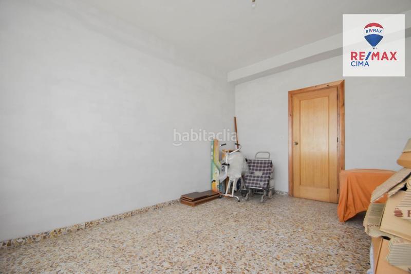 Foto 49a1337d-11c6-4758-bf99-961375bc3cee. Chalet en calle lavadero 12 gran casa con terreno en Cúllar Vega