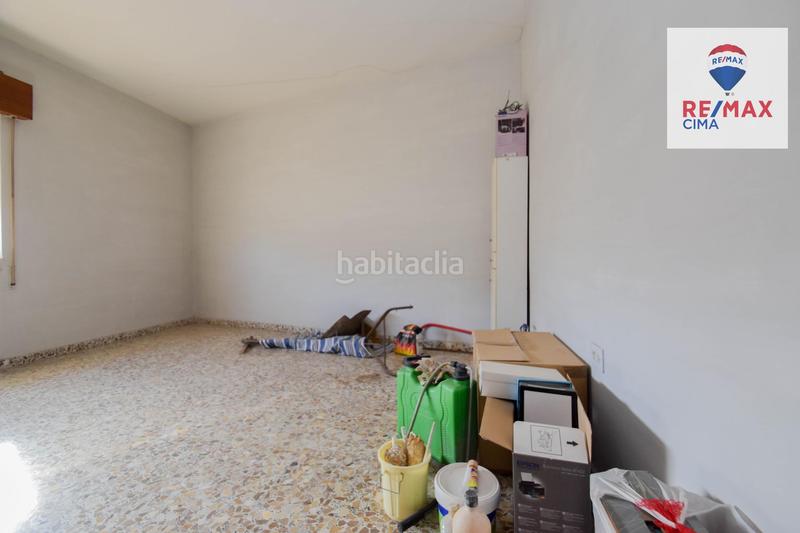 Foto 4e8b3700-09b6-444f-9aab-63e49226ac80. Chalet en calle lavadero 12 gran casa con terreno en Cúllar Vega