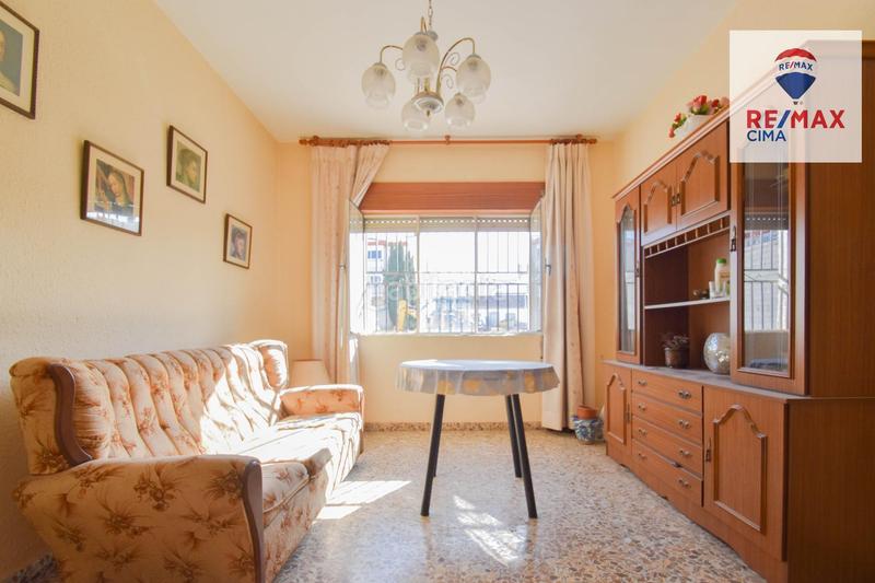 Foto 5cccd9c4-5f46-4bf5-a840-276117c0d647. Chalet en calle lavadero 12 gran casa con terreno en Cúllar Vega