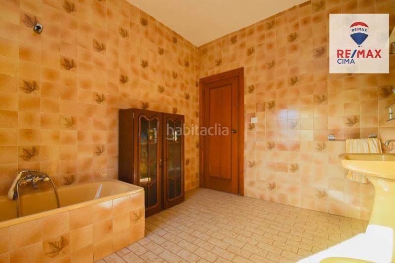 Foto 71d13a58-74db-41f9-bf37-aa32b7b3118b. Chalet en calle lavadero 12 gran casa con terreno en Cúllar Vega